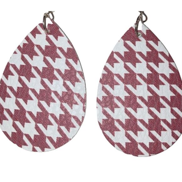 Hand Crafted Jewelry - ☀️3/$9☀️ Pink and White Houndstooth Earrings